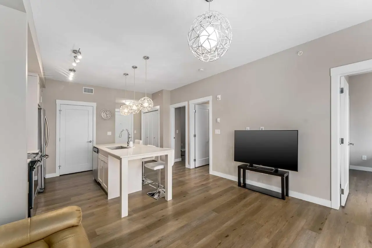 410, 35 Walgrove Walk SE