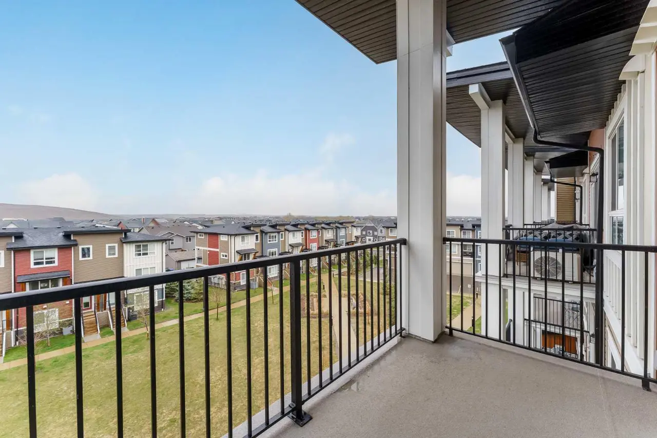 410, 35 Walgrove Walk SE