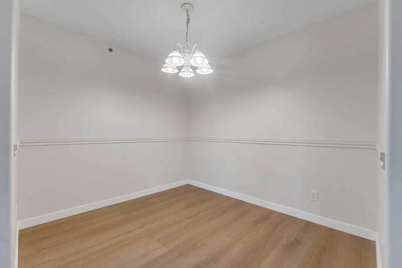 307, 1307 Valleyview Park SE