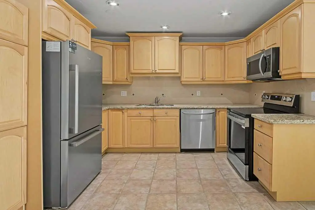 414, 333 Garry Crescent NE