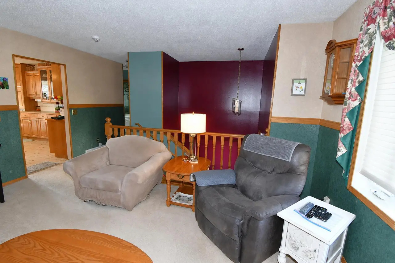 39 Chinook Road W