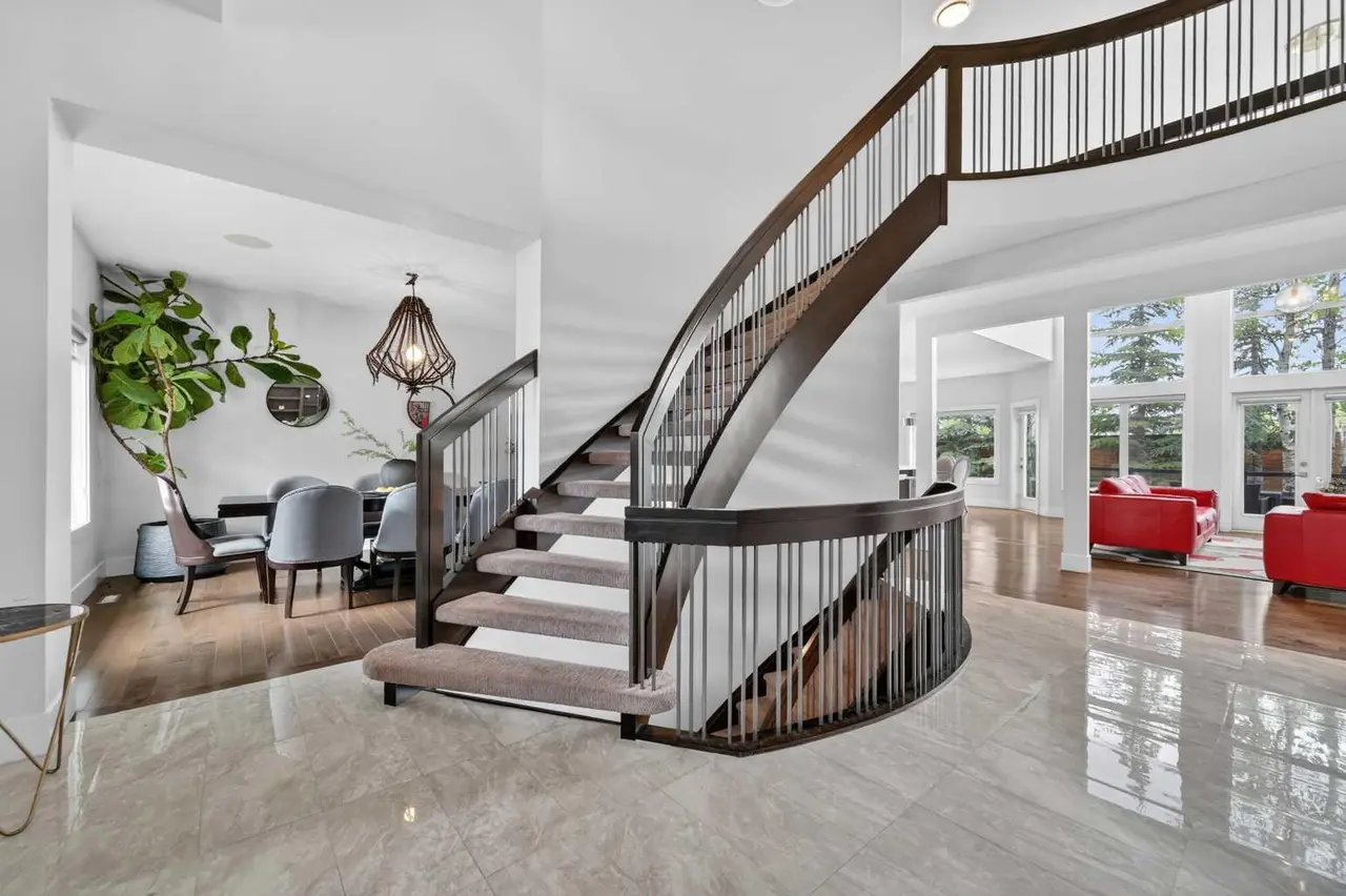 168 Posthill Drive SW