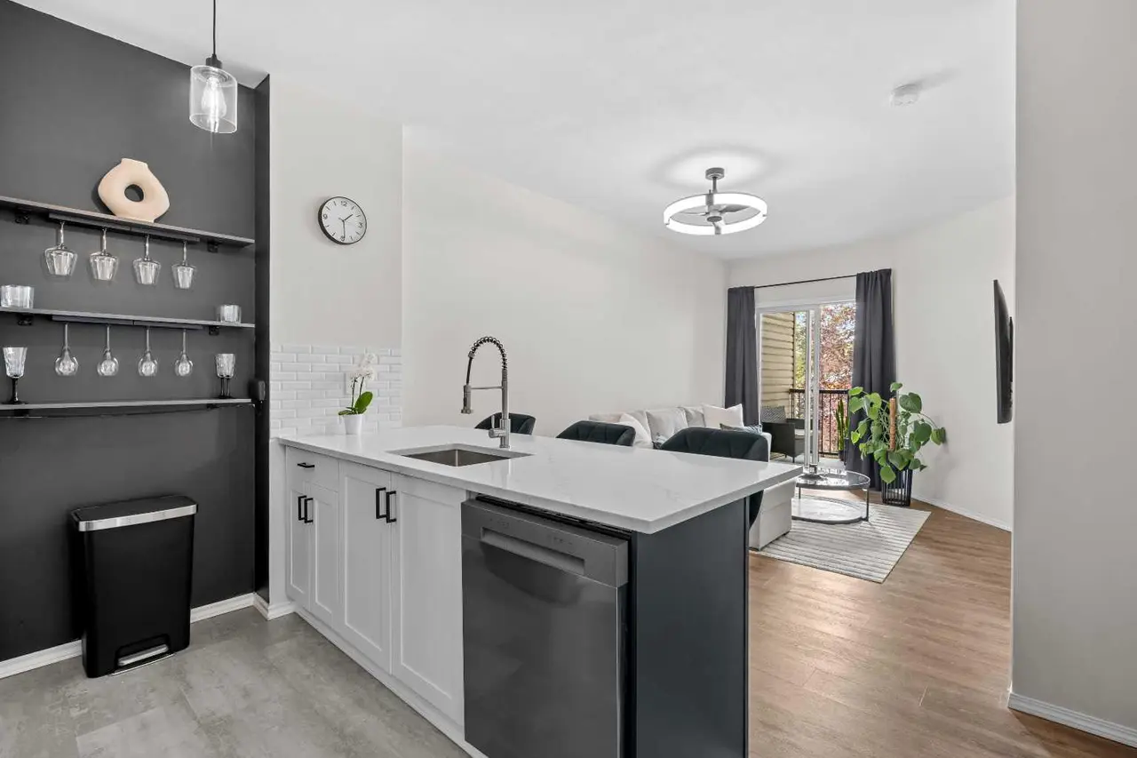 2213, 73 Erin Woods Court 