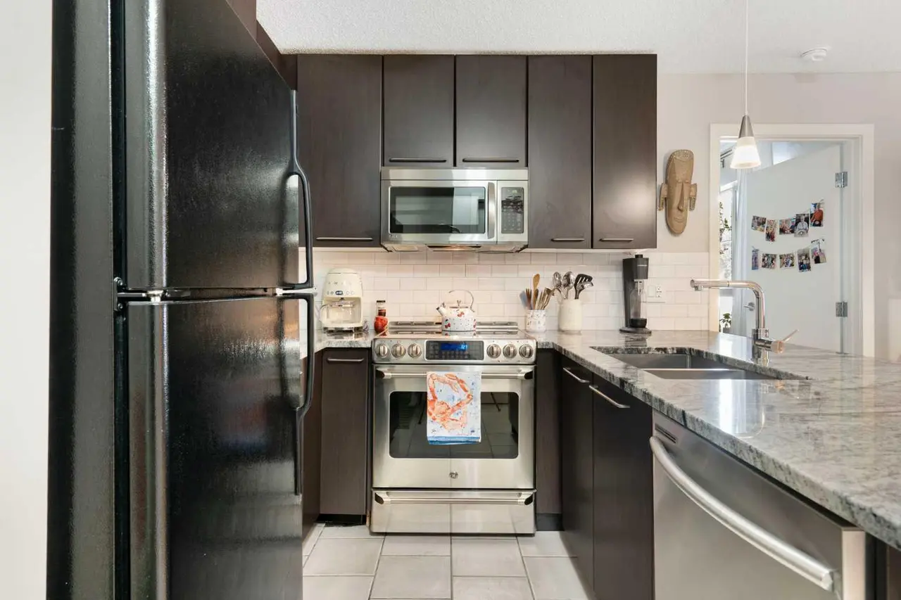 159, 35 Richard Court SW
