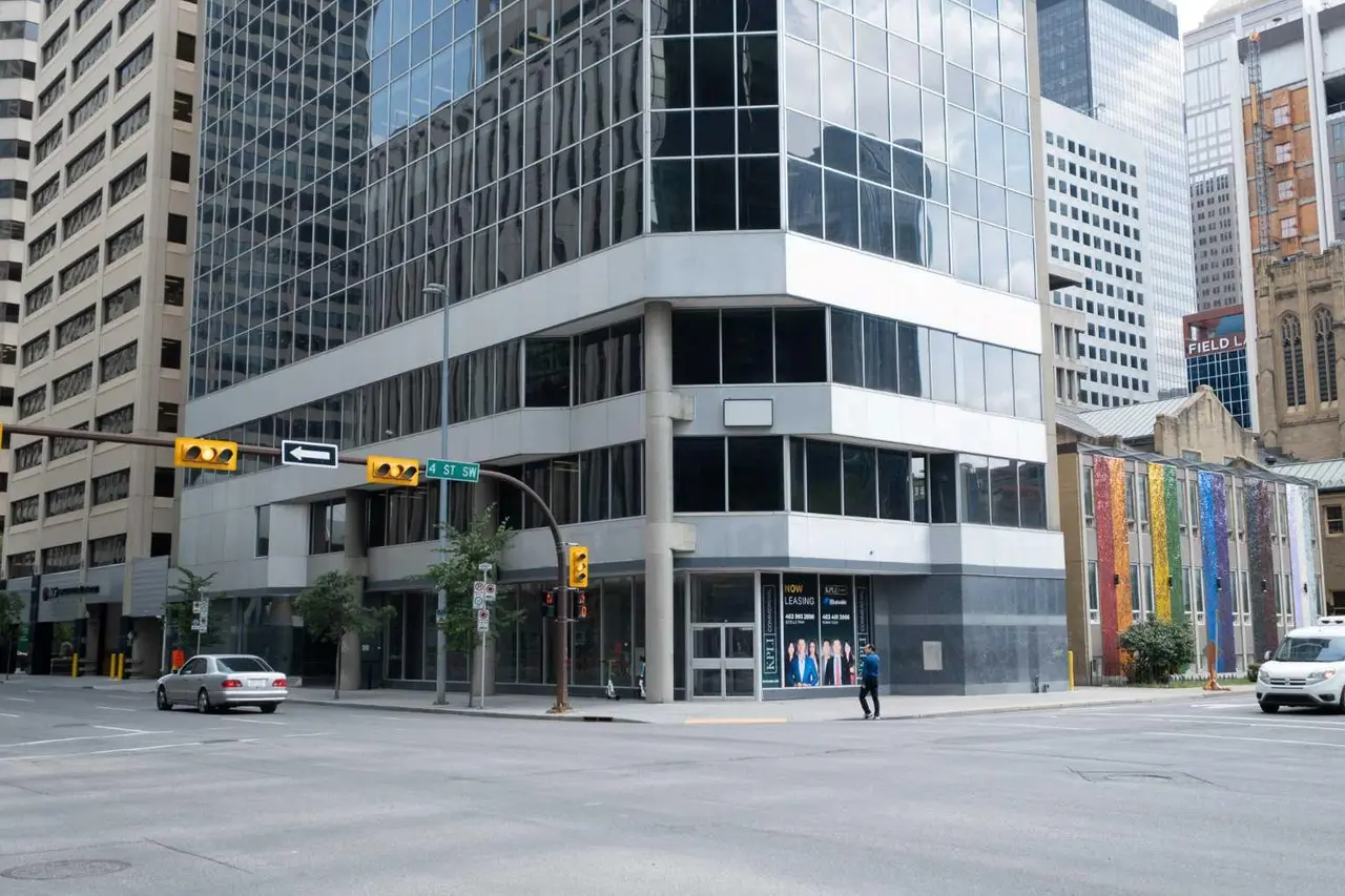 1010, 441 5 Avenue SW