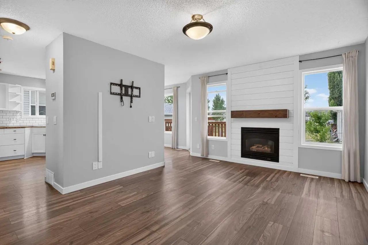56 Silver Creek Boulevard 