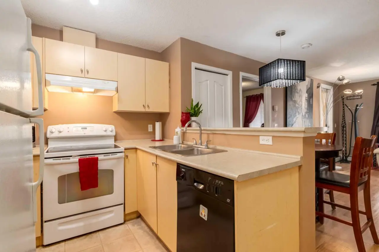 2128, 8 Bridlecrest Drive SW