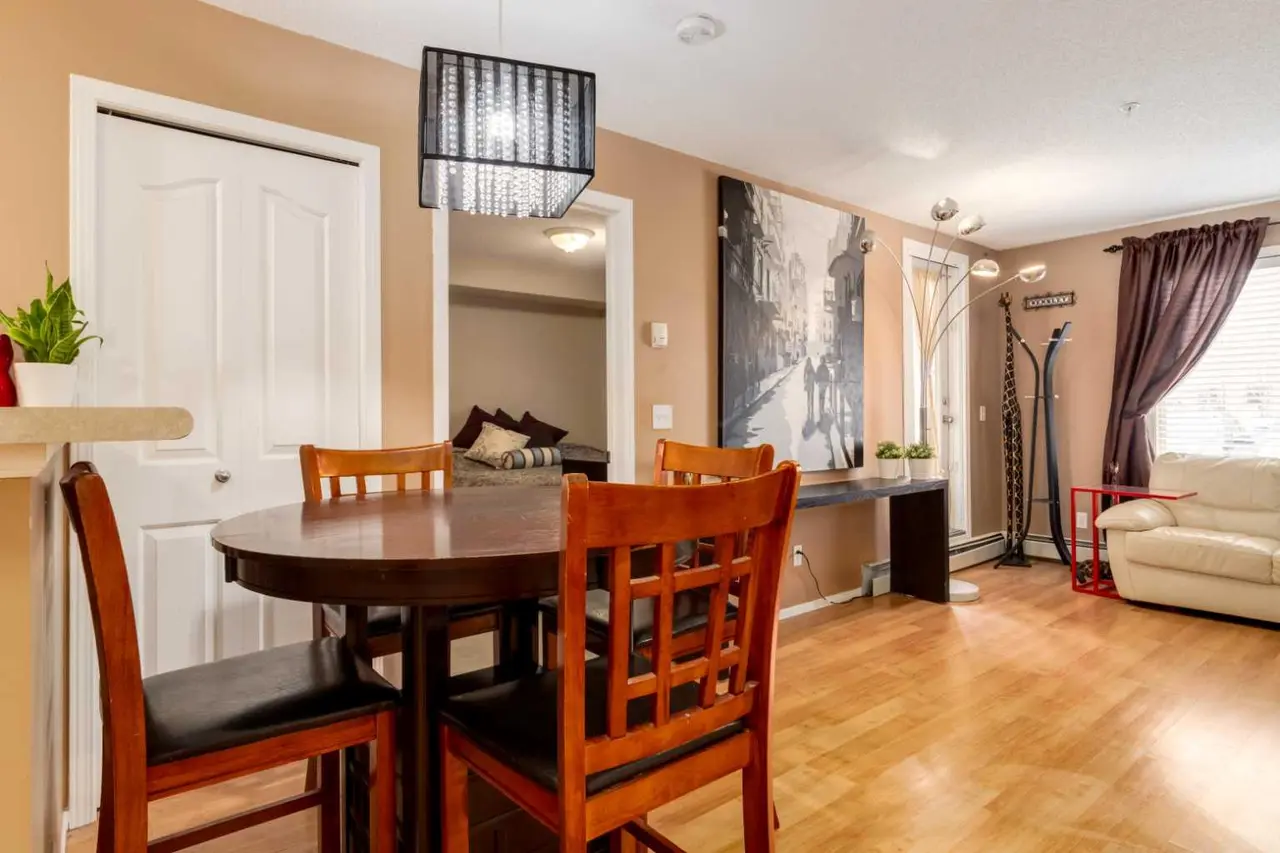 2128, 8 Bridlecrest Drive SW