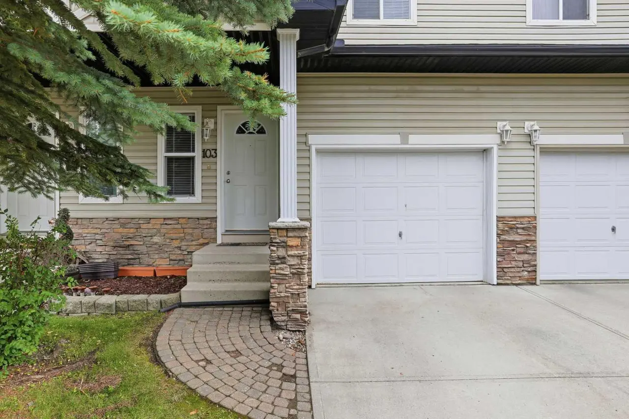 103, 760 Railway Gate SW