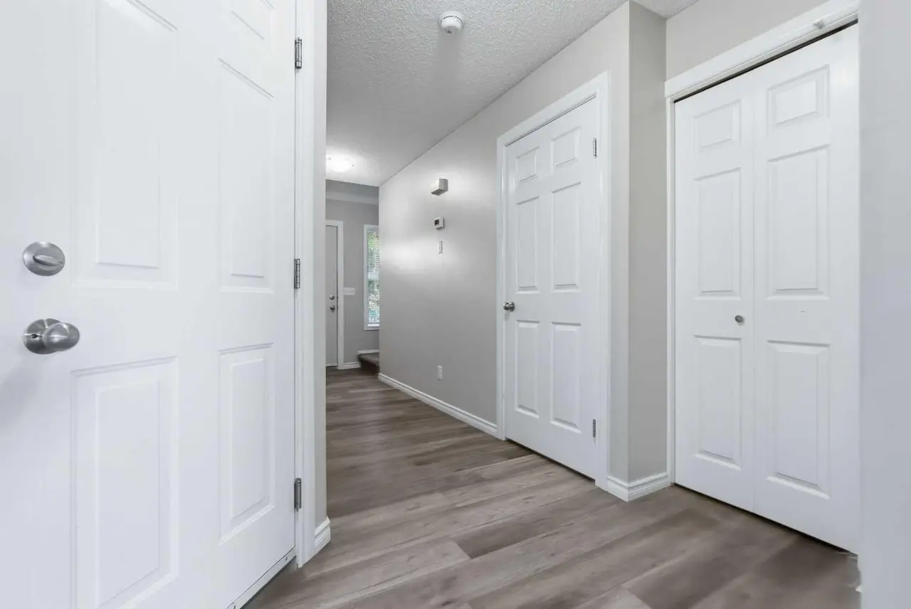 103, 760 Railway Gate SW