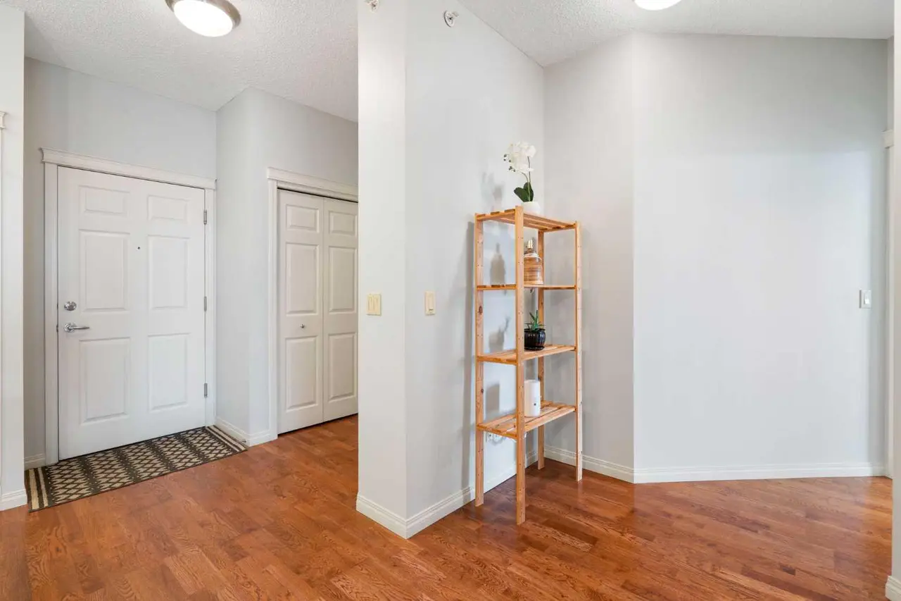 310, 25 Prestwick Drive SE