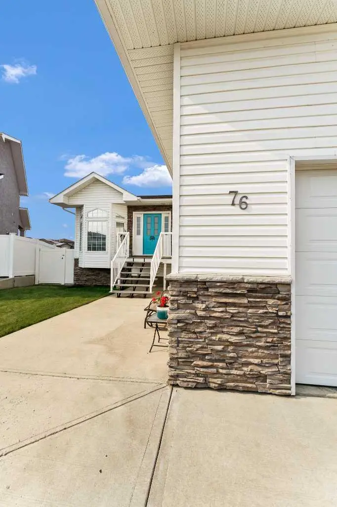 76 Henderson Court NE