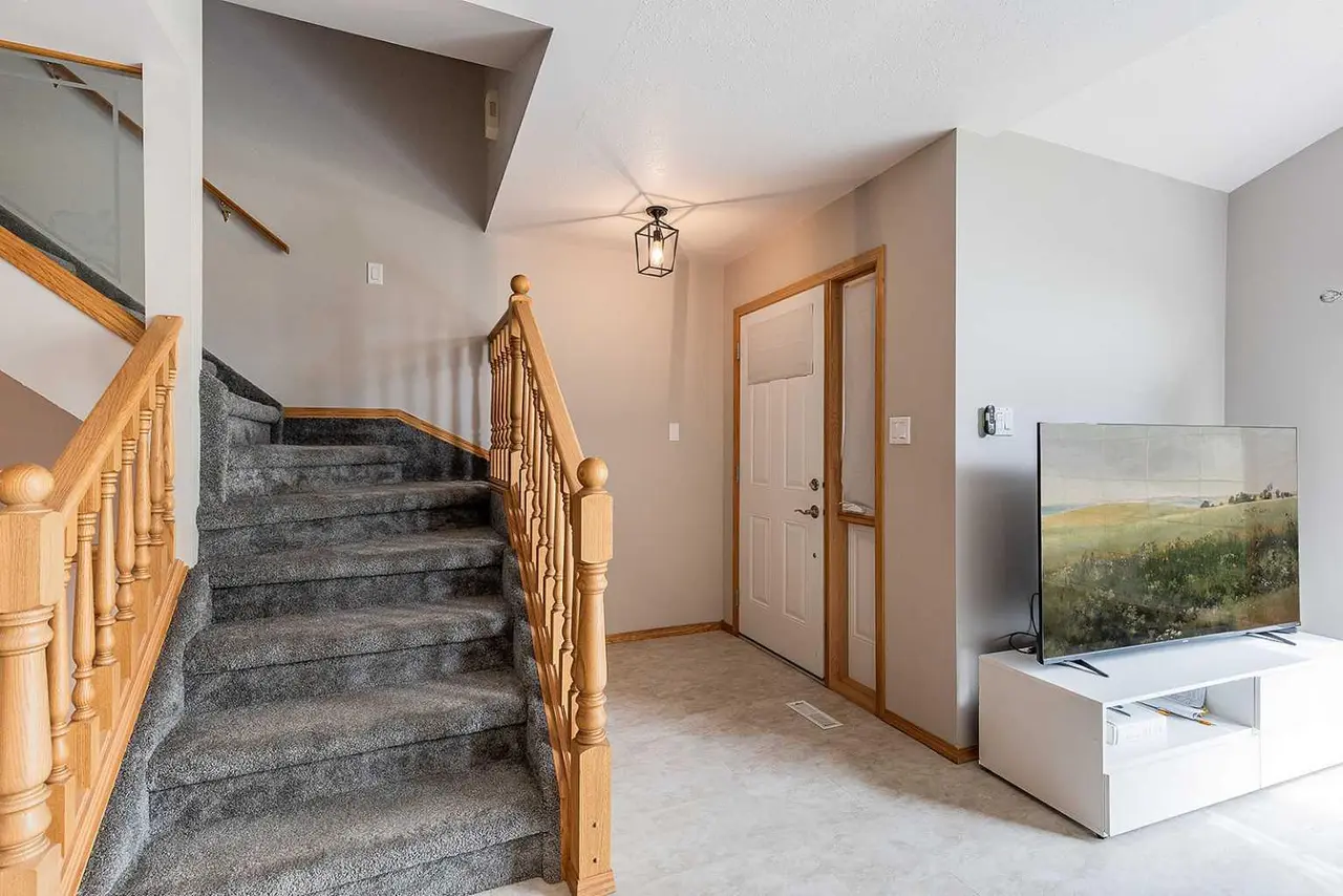 502, 165 South Ridge Drive SE