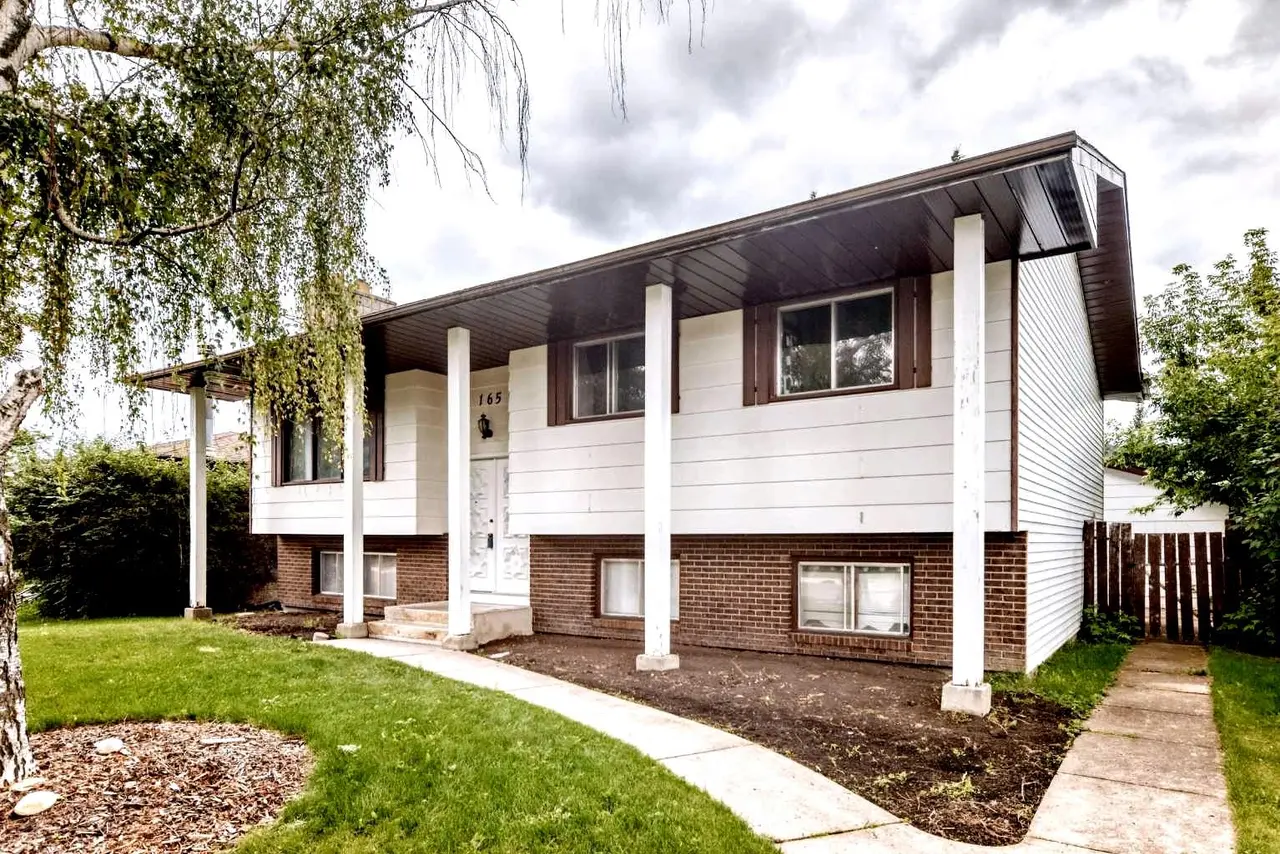 165 WILSON Crescent 