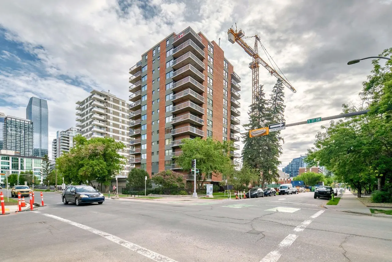 420, 540 14 Avenue SW