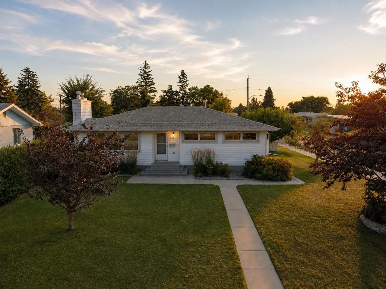 4021 Embury Crescent 