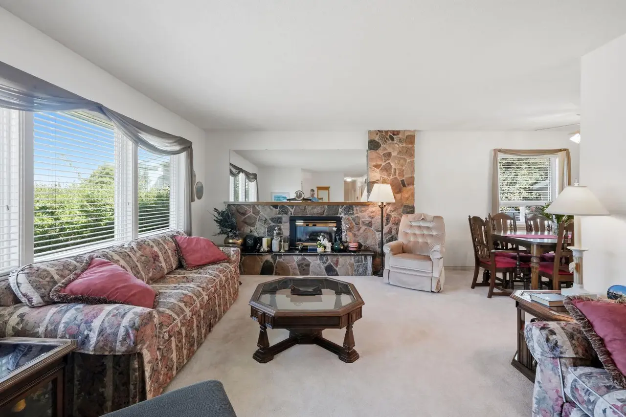 4021 Embury Crescent 