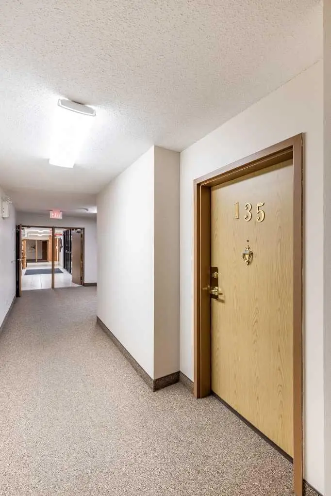 135, 1480 Southview Drive SE