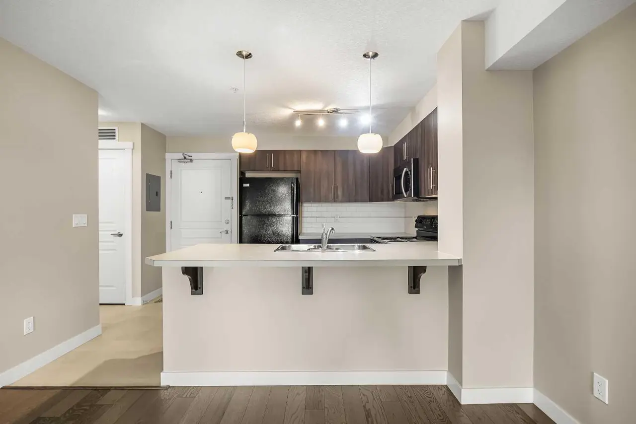 212, 2300 Evanston Square NW