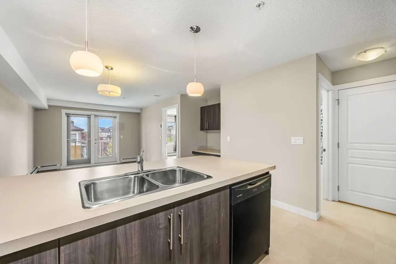 212, 2300 Evanston Square NW