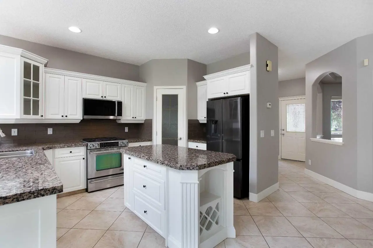 3414 Douglasdale Boulevard SE