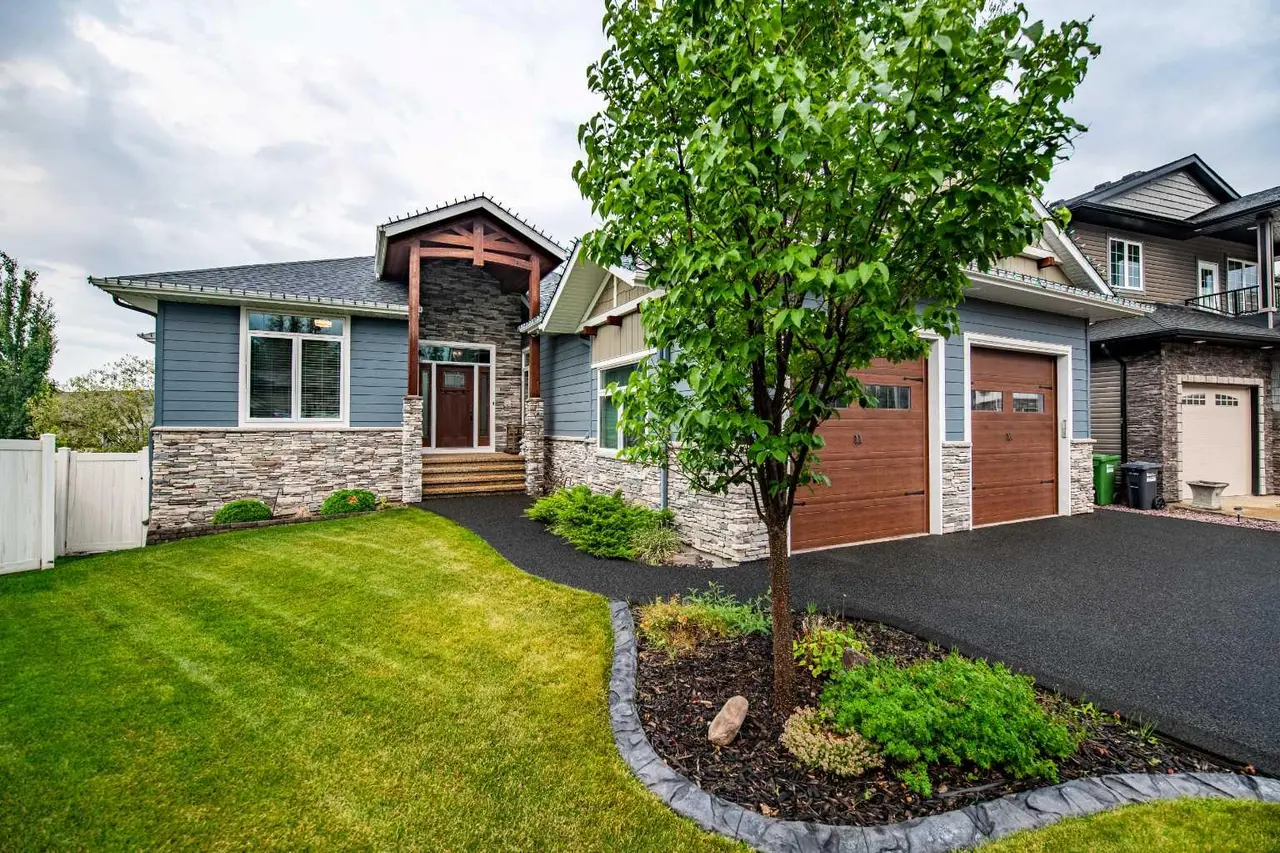 77 Grove Close 