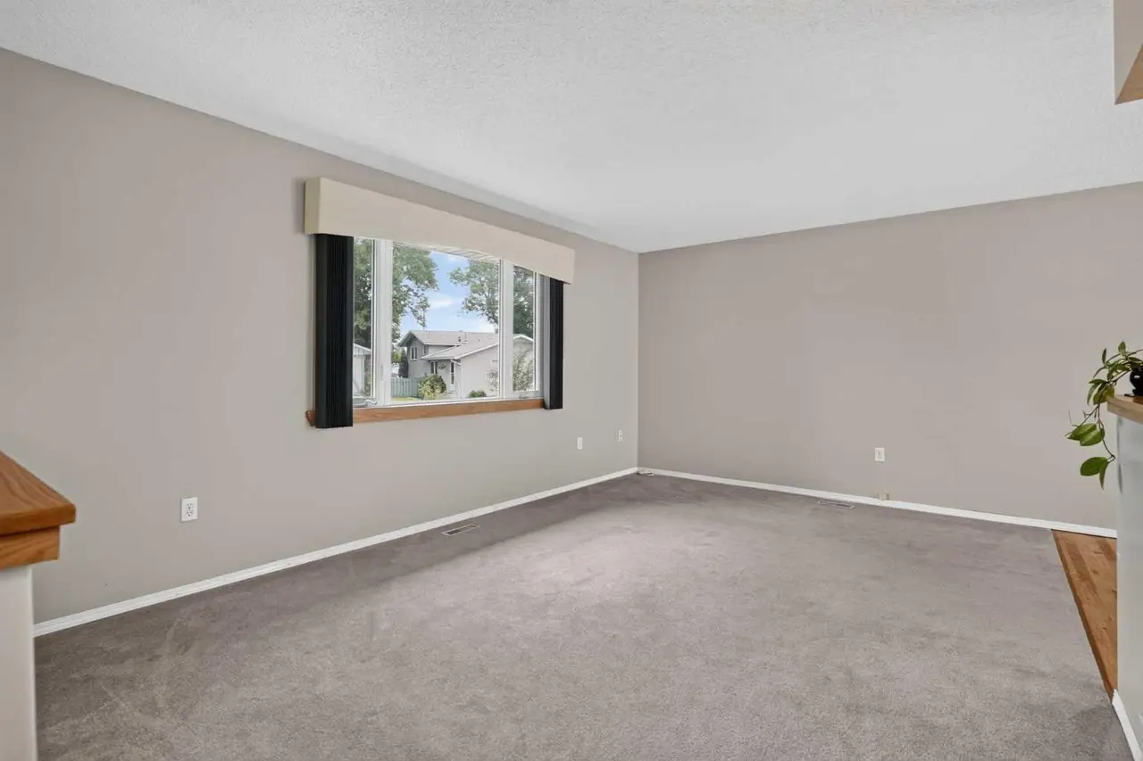 152 Maddock Way NE