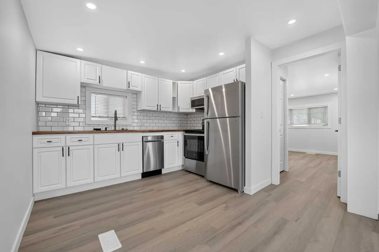 #22, 1410 43 Street S