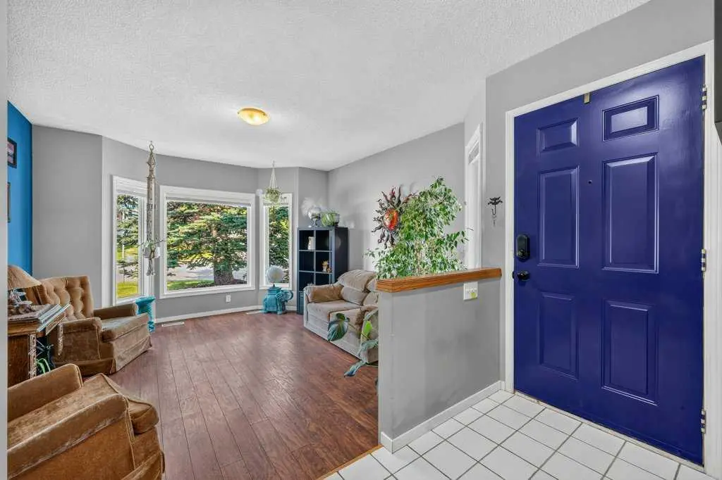 83 Millrise Crescent SW