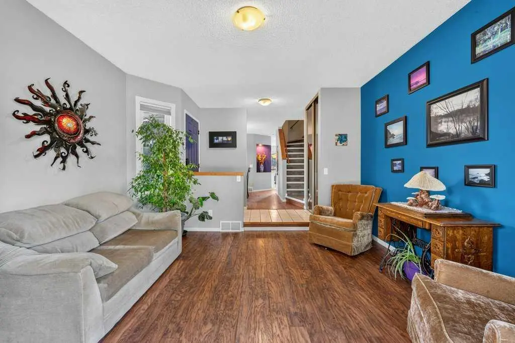 83 Millrise Crescent SW