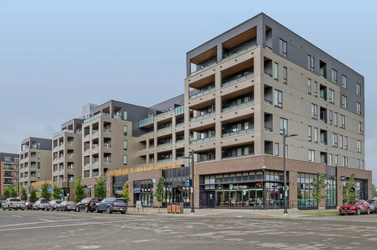 623, 3932 University Avenue NW