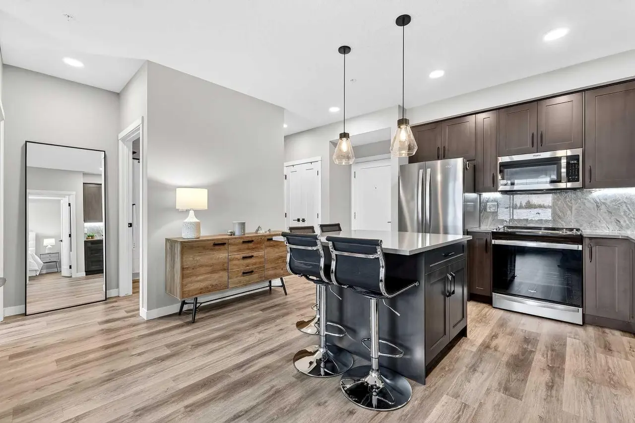 401, 150 Shawnee Square SW