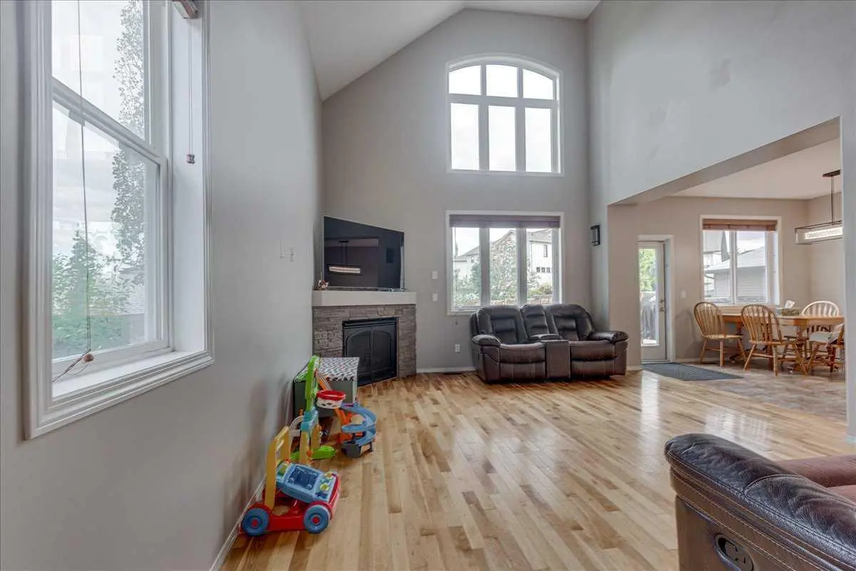 135 Inglewood Drive 