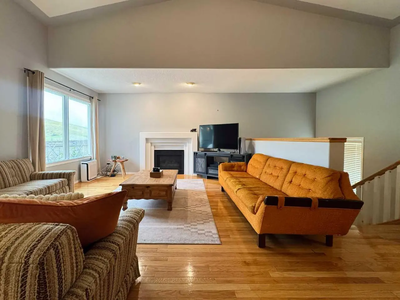 33 Canyon Court W