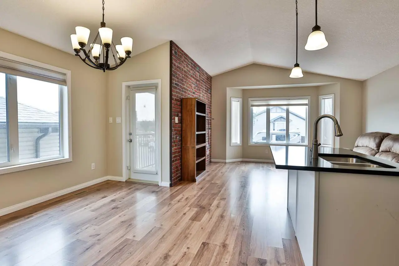 38 Dorothy Gentleman Crescent N