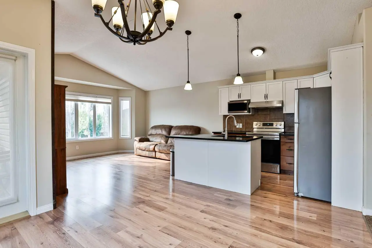 38 Dorothy Gentleman Crescent N
