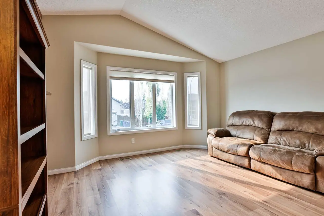 38 Dorothy Gentleman Crescent N