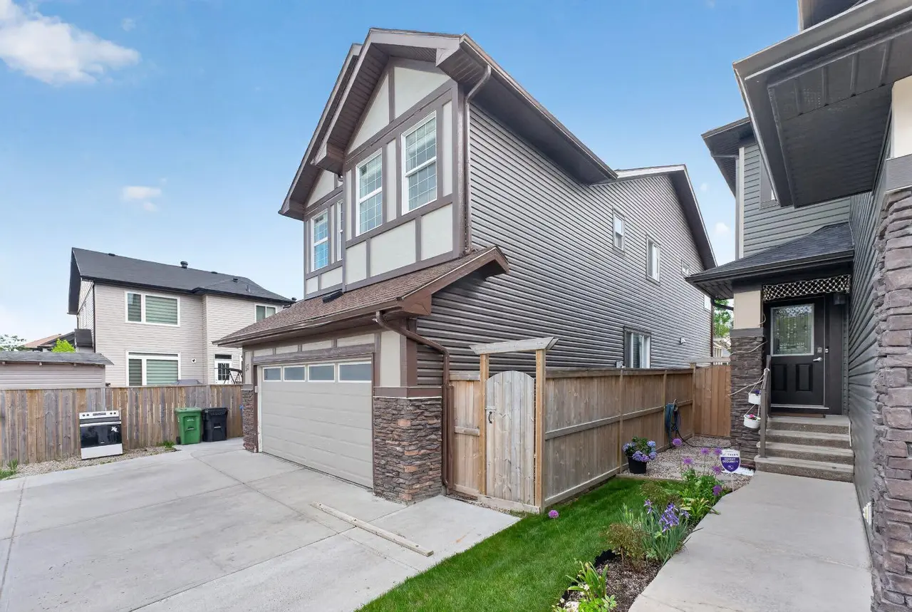 93 Skyview Shores Terrace NE