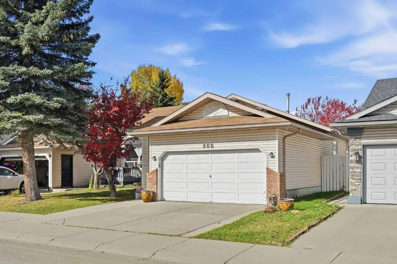 866 Applewood Drive SE