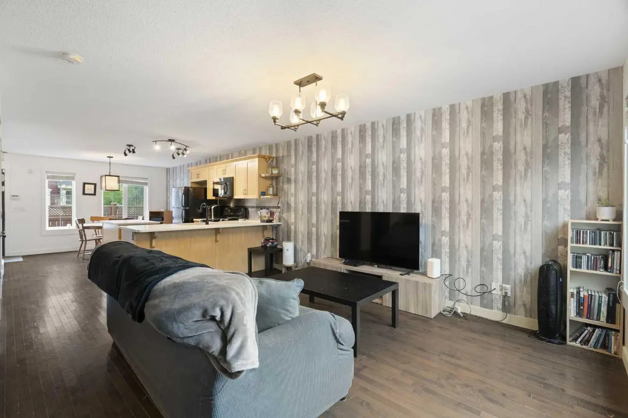 153 Rainbow Falls Manor W