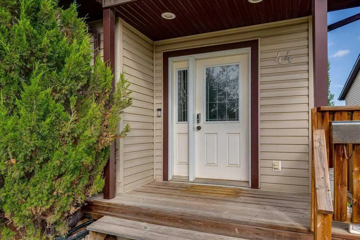 44 Osler Crescent 