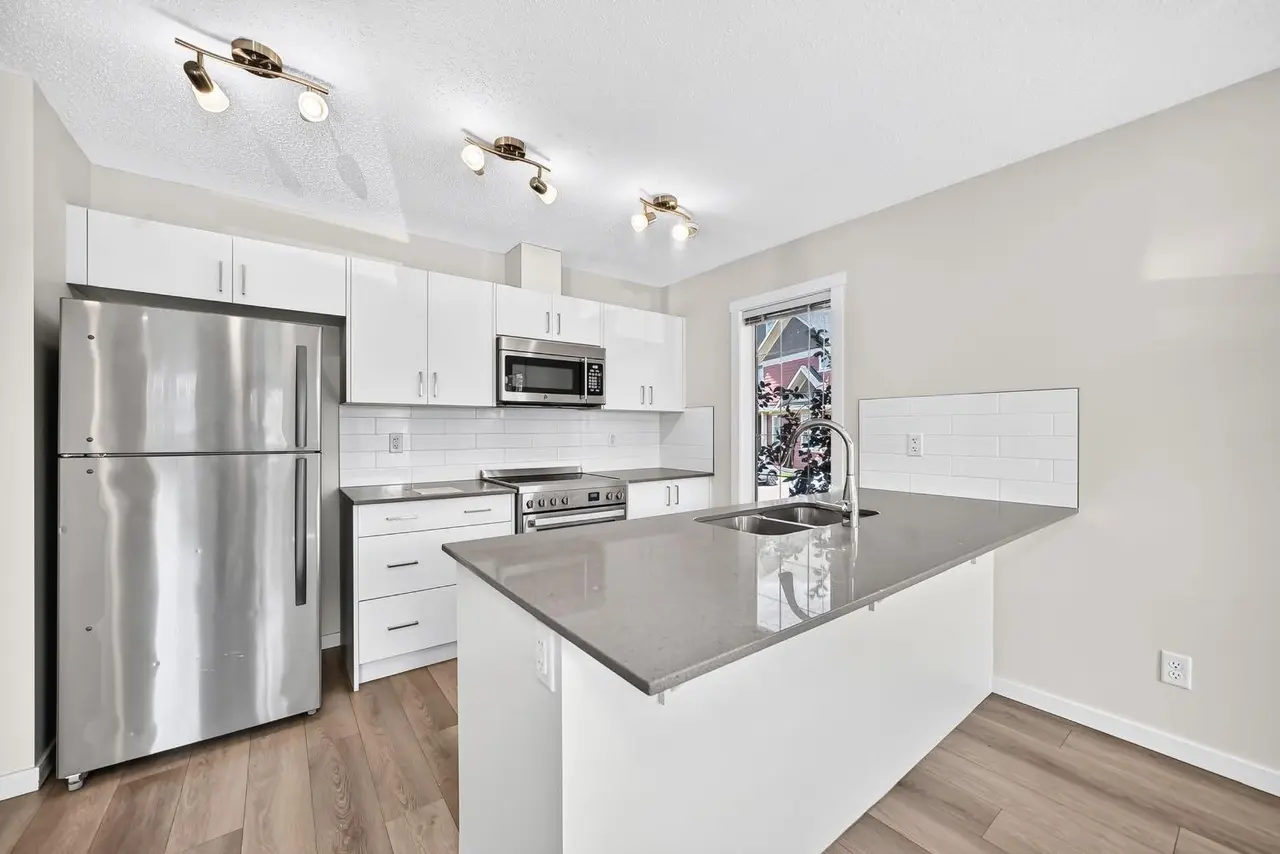 428 Cranbrook Square SE