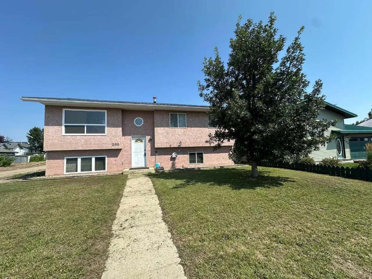 200 Upland Boulevard W