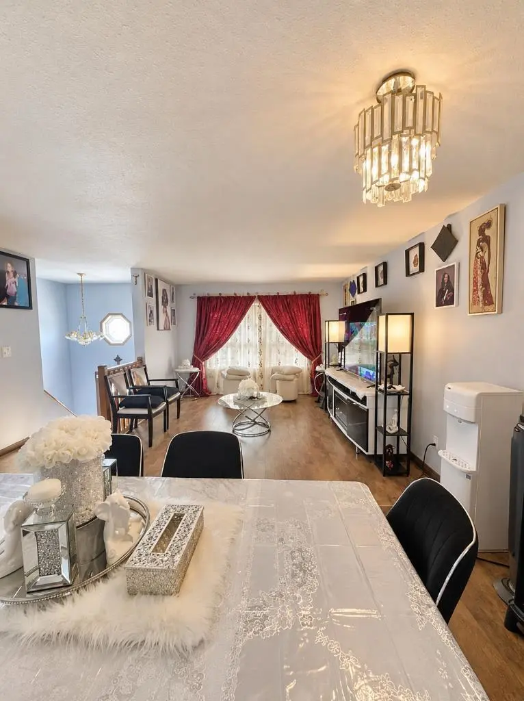 200 Upland Boulevard W
