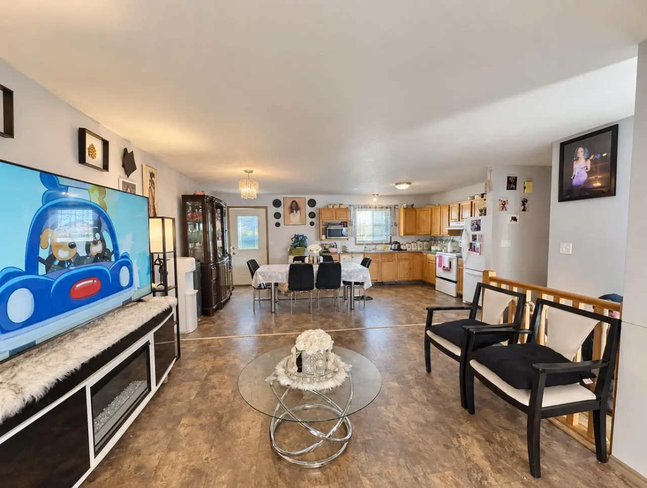 200 Upland Boulevard W