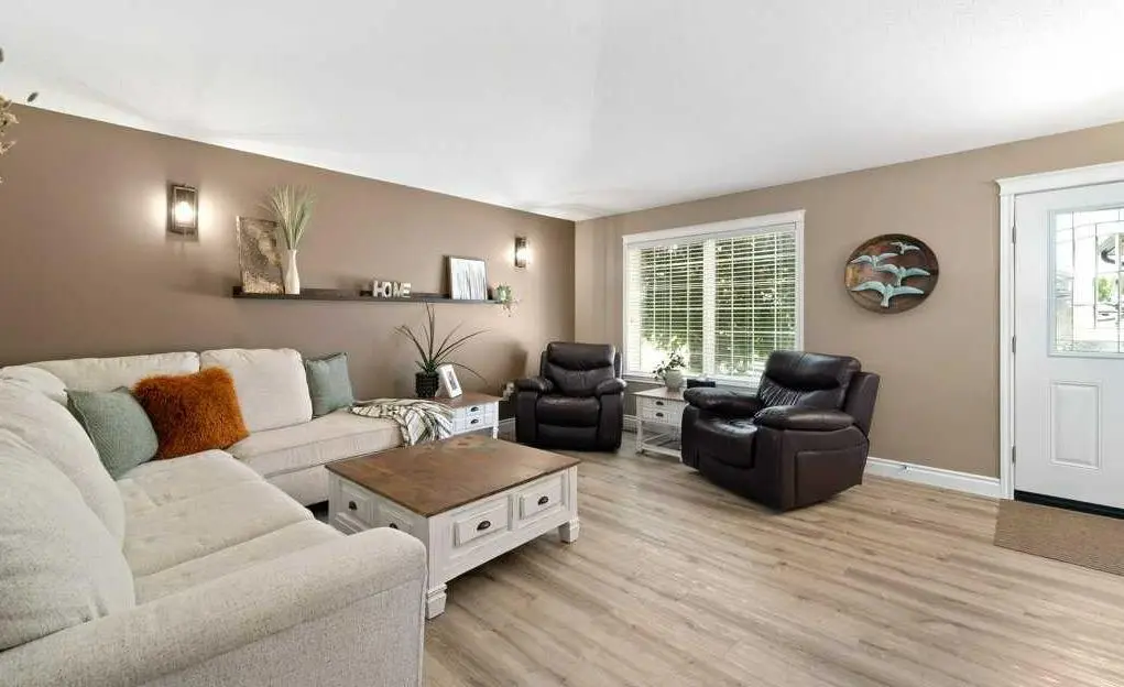 20 Sunrise Court SW