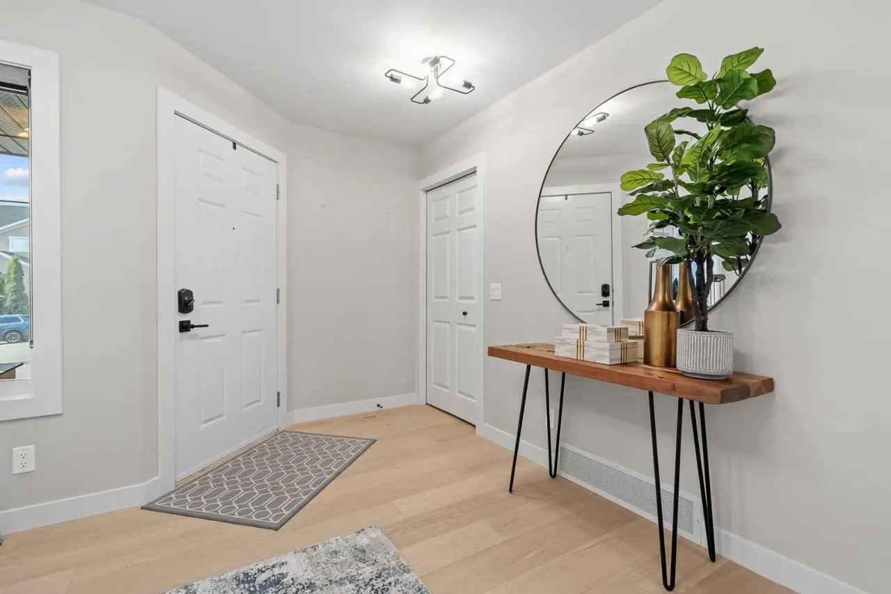 10 Aspen Stone Mews SW