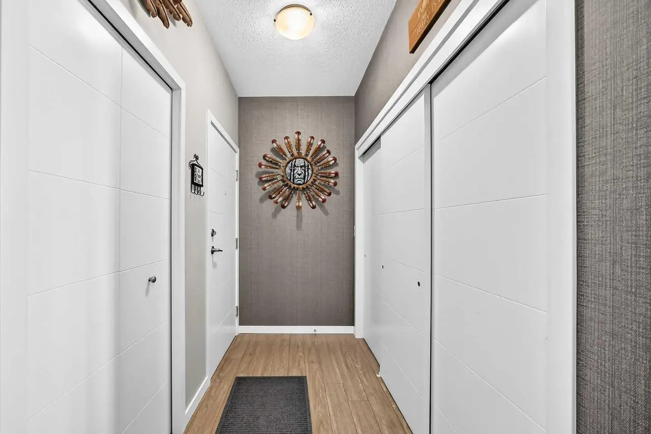 201, 122 Mahogany Centre SE
