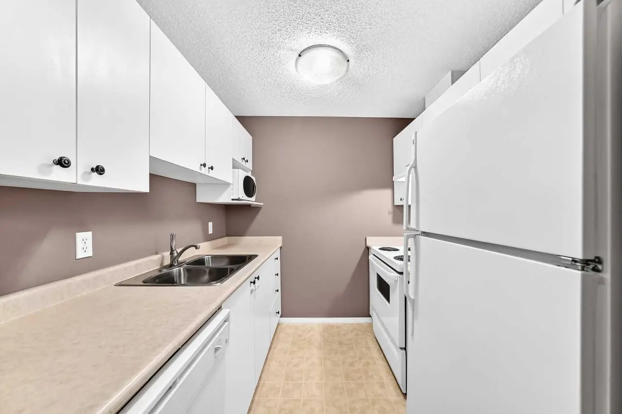5208A, 604 8 Street SW
