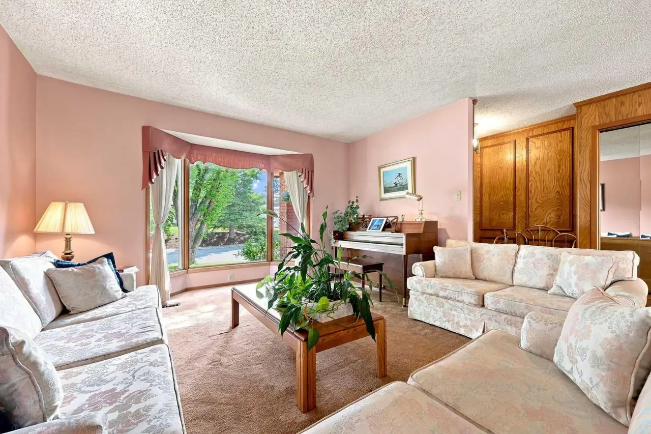 1148 Edgemont Road NW